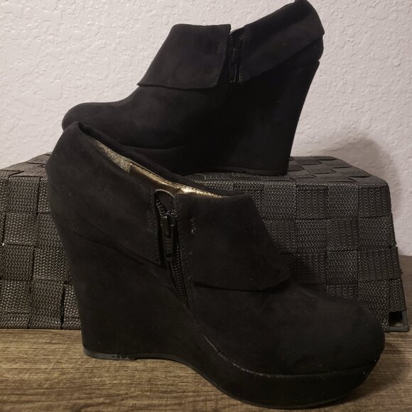 Black Suede wedges - Picture 2 of 7